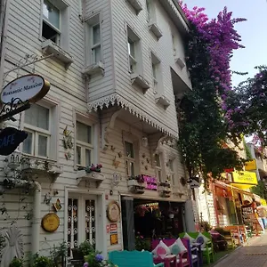 Romantic Mansion Apartament